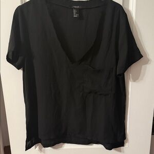Forever 21 Black Short Sleeve V-Neck Top